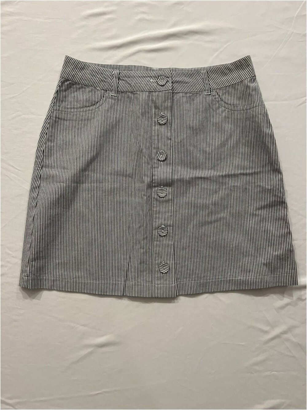 Preppy Modern Pinstripe Skirt Size 4
